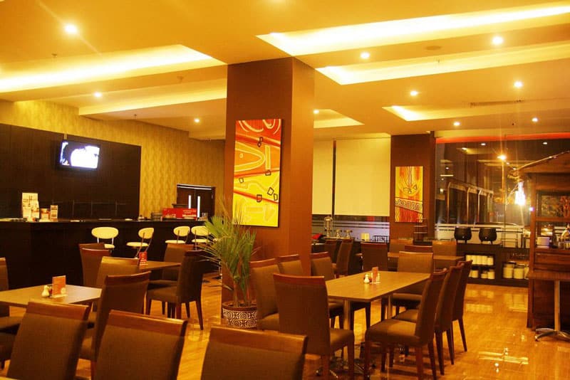Mood Mini Cafe: Santai di Jantung Cilacap dengan Nikmatnya Kopi dan Camilan